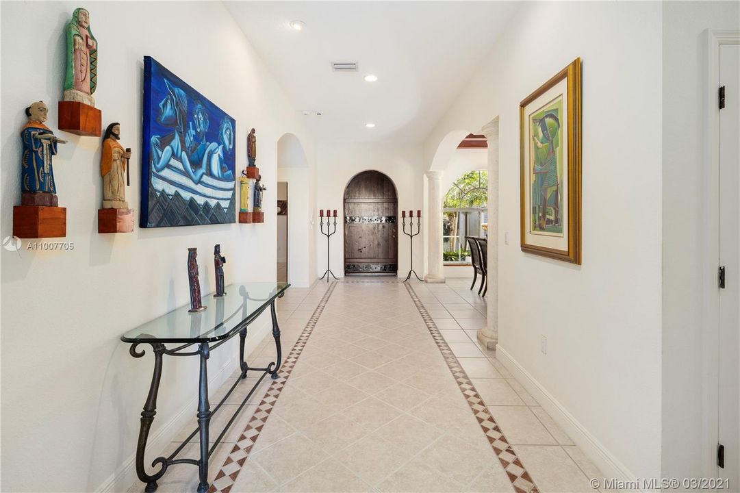 Recently Sold: $4,000,000 (6 beds, 6 baths, 4280 Square Feet)