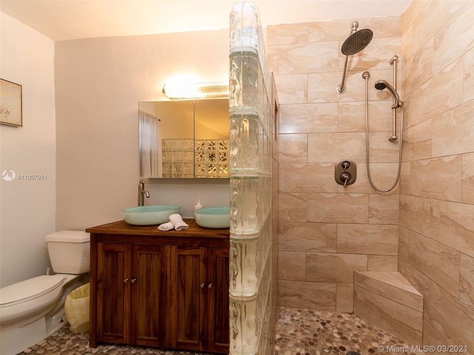 最近租的: $4,750 (2 贝兹, 2 浴室, 1287 平方英尺)