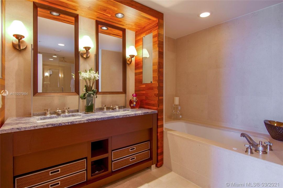 Недавно арендовано: $8,500 (2 спален, 2 ванн, 1565 Квадратных фут)