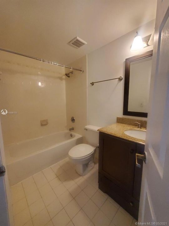 Недавно арендовано: $2,050 (3 спален, 3 ванн, 1400 Квадратных фут)