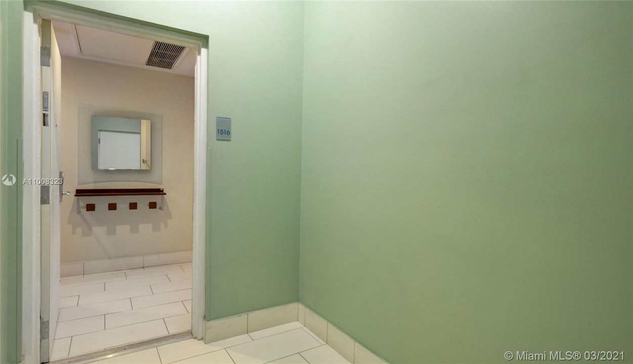 最近售出: $149,000 (1 贝兹, 2 浴室, 1070 平方英尺)