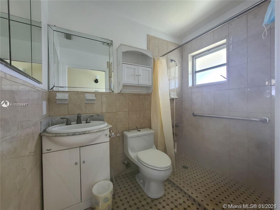 Recently Sold: $54,999 (1 beds, 1 baths, 688 Square Feet)