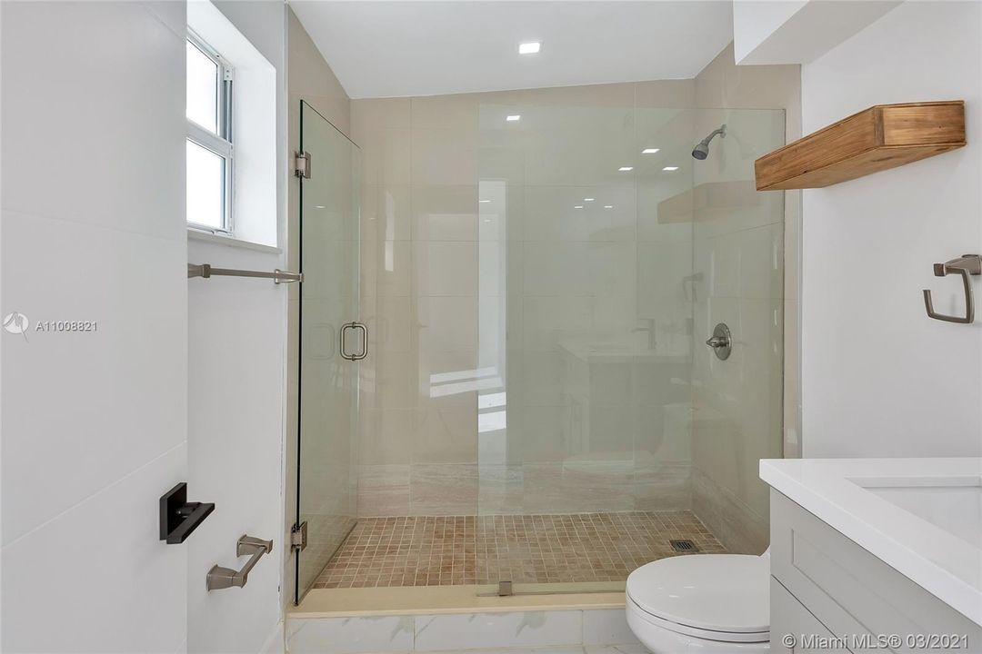 最近售出: $600,000 (3 贝兹, 3 浴室, 1531 平方英尺)