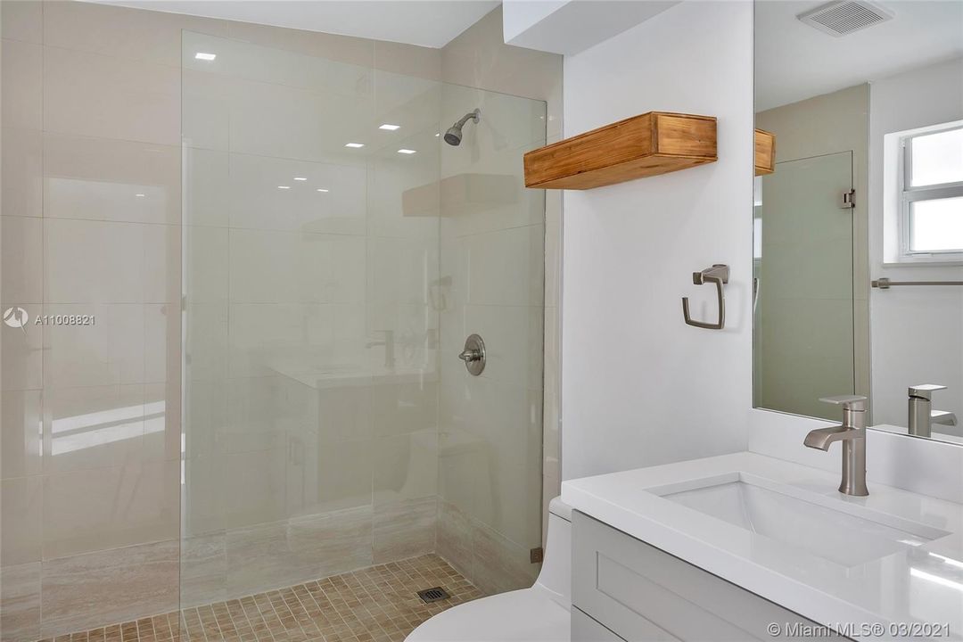 最近售出: $600,000 (3 贝兹, 3 浴室, 1531 平方英尺)