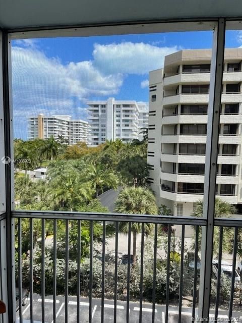 Recently Sold: $449,999 (2 beds, 2 baths, 1335 Square Feet)