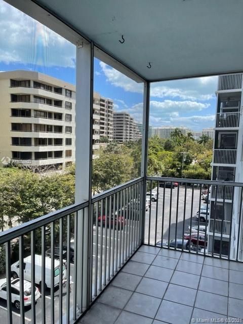 Recently Sold: $449,999 (2 beds, 2 baths, 1335 Square Feet)