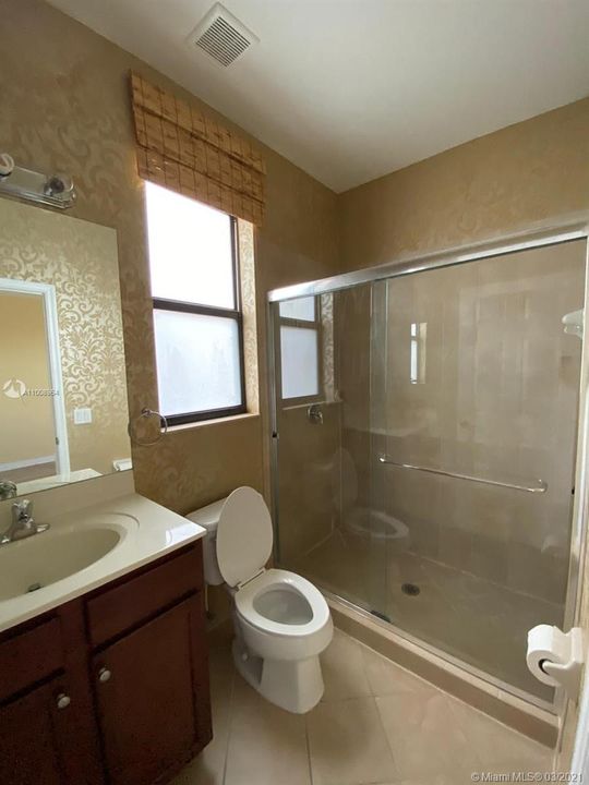 最近租的: $4,500 (5 贝兹, 4 浴室, 2759 平方英尺)