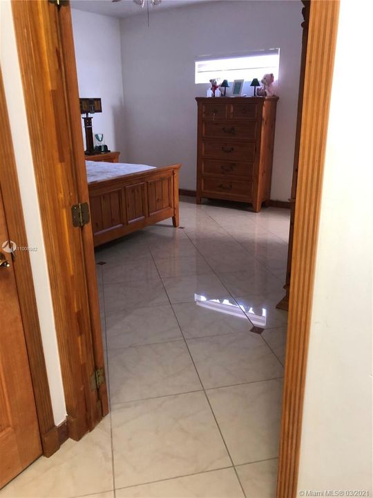 Recientemente alquilado: $4,200 (3 camas, 2 baños, 2117 Pies cuadrados)