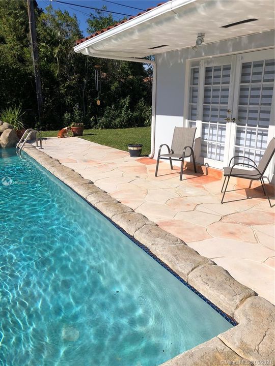 Recientemente alquilado: $4,200 (3 camas, 2 baños, 2117 Pies cuadrados)