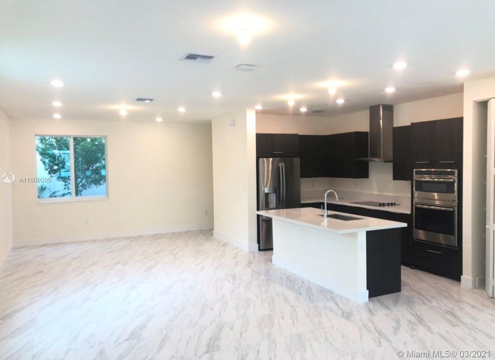 Недавно арендовано: $3,600 (3 спален, 2 ванн, 2379 Квадратных фут)