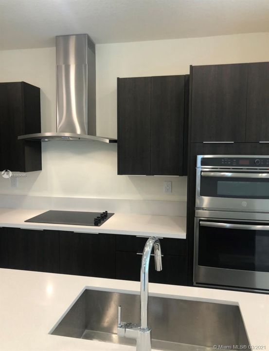 Недавно арендовано: $3,600 (3 спален, 2 ванн, 2379 Квадратных фут)