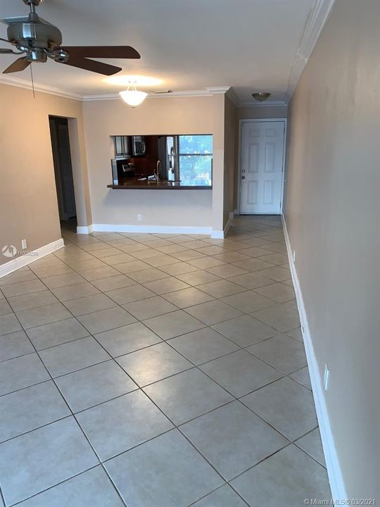 Recently Rented: $1,350 (2 beds, 2 baths, 910 Square Feet)