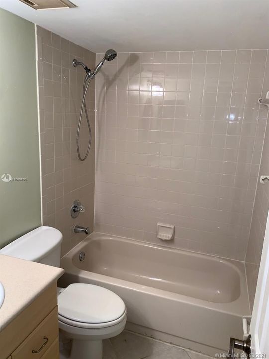 Недавно арендовано: $1,350 (2 спален, 2 ванн, 910 Квадратных фут)