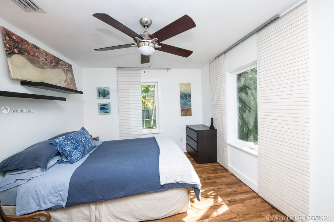 Недавно продано: $599,000 (3 спален, 2 ванн, 1613 Квадратных фут)