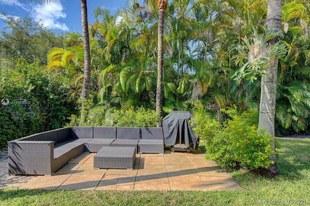 Недавно продано: $599,000 (3 спален, 2 ванн, 1613 Квадратных фут)