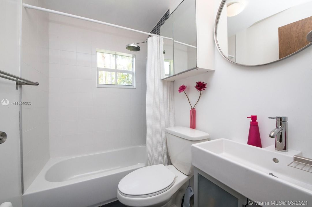 Недавно продано: $599,000 (3 спален, 2 ванн, 1613 Квадратных фут)