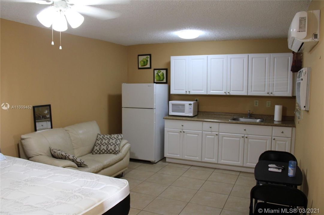 Recientemente alquilado: $950 (1 camas, 1 baños, 1692 Pies cuadrados)