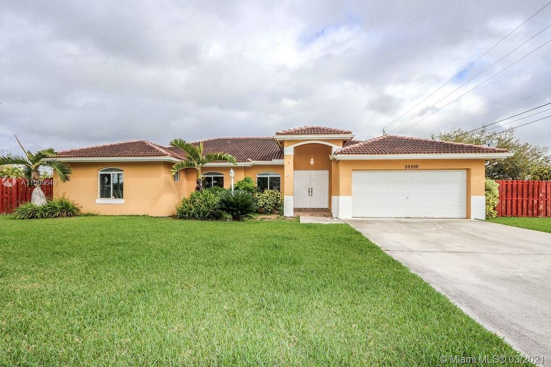 Recently Sold: $500,000 (4 beds, 2 baths, 2341 Square Feet)