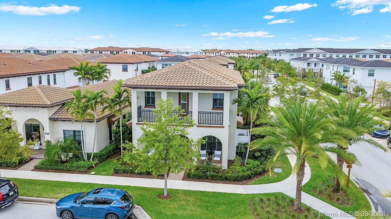 Recently Sold: $1,200,000 (4 beds, 3 baths, 3849 Square Feet)