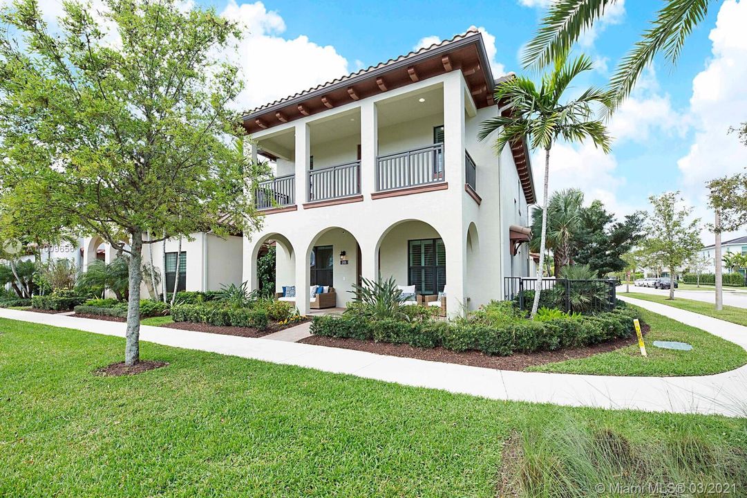 Recently Sold: $1,200,000 (4 beds, 3 baths, 3849 Square Feet)