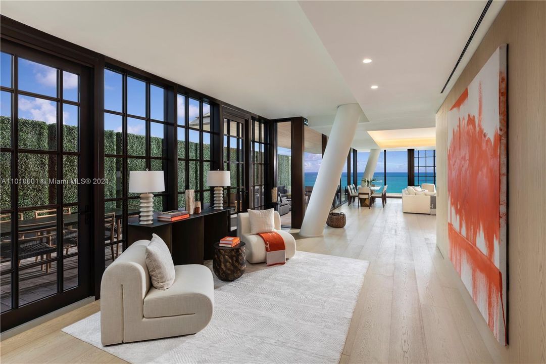 Recently Sold: $11,900,000 (3 beds, 3 baths, 3135 Square Feet)