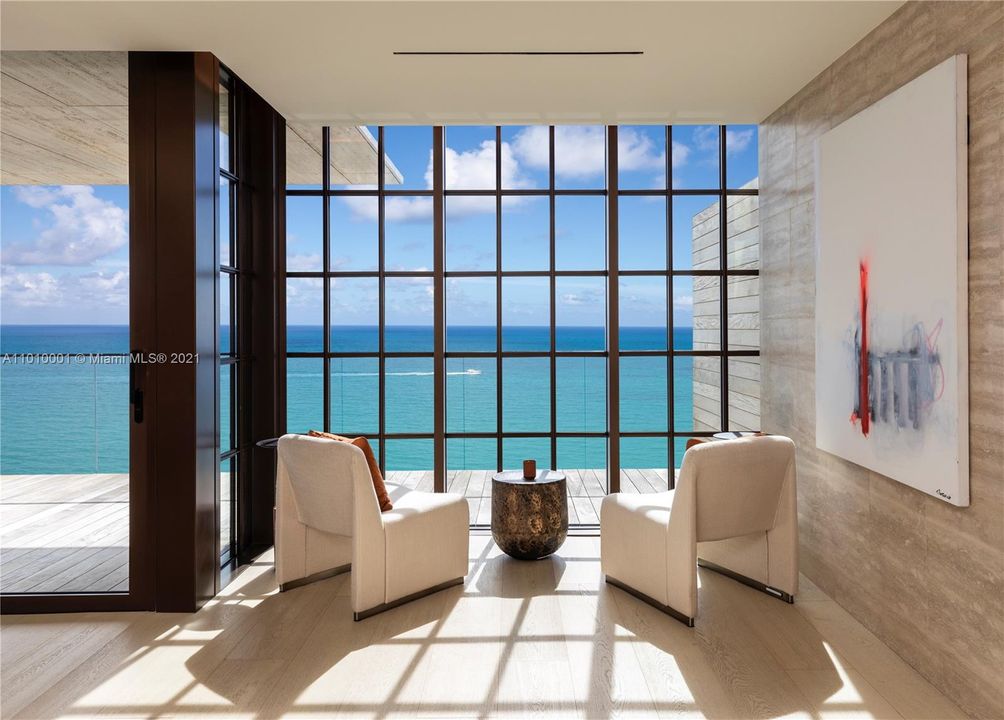 Recently Sold: $11,900,000 (3 beds, 3 baths, 3135 Square Feet)