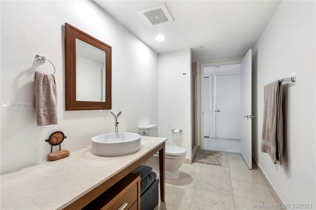 Recently Sold: $940,000 (2 beds, 2 baths, 1654 Square Feet)