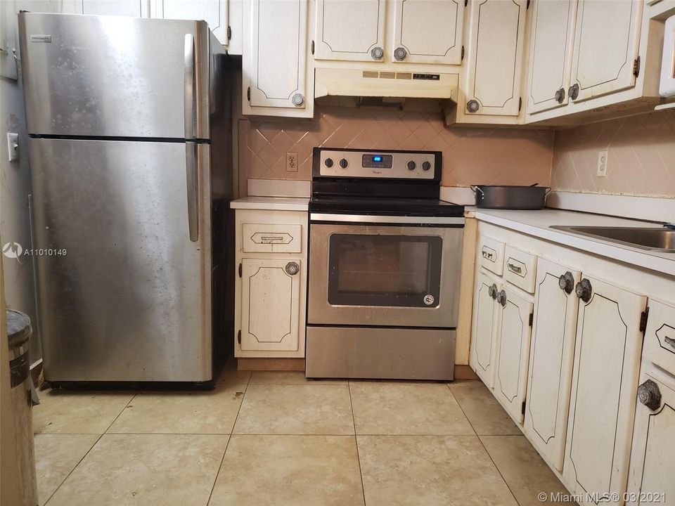 Vendido Recientemente: $54,900 (1 camas, 1 baños, 726 Pies cuadrados)