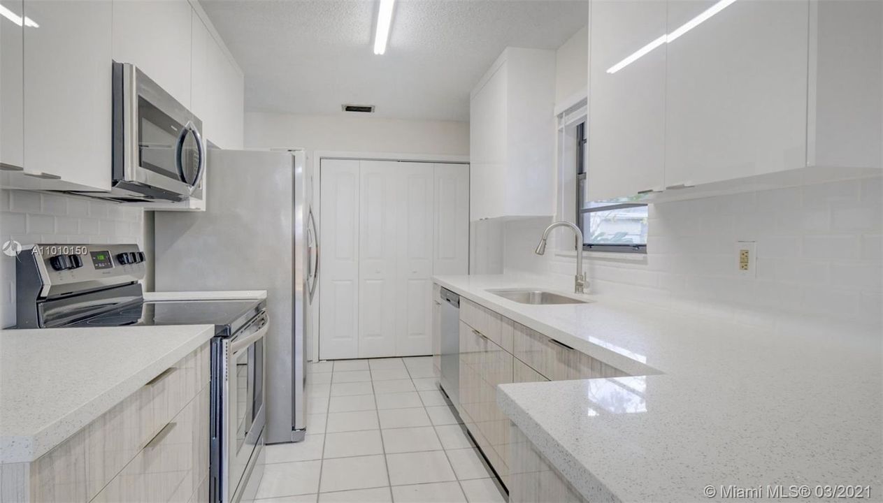 Vendido Recientemente: $689,000 (0 camas, 0 baños, 2550 Pies cuadrados)