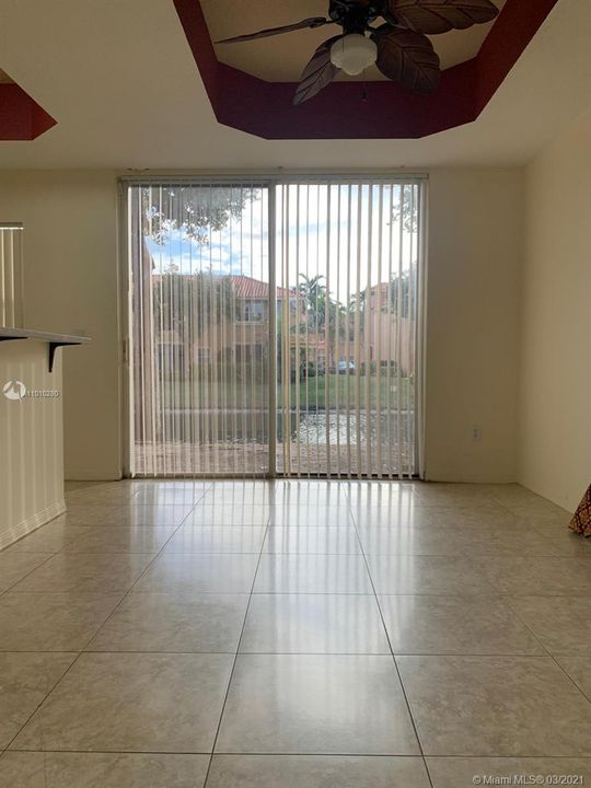 Recently Rented: $2,000 (3 beds, 3 baths, 1382 Square Feet)
