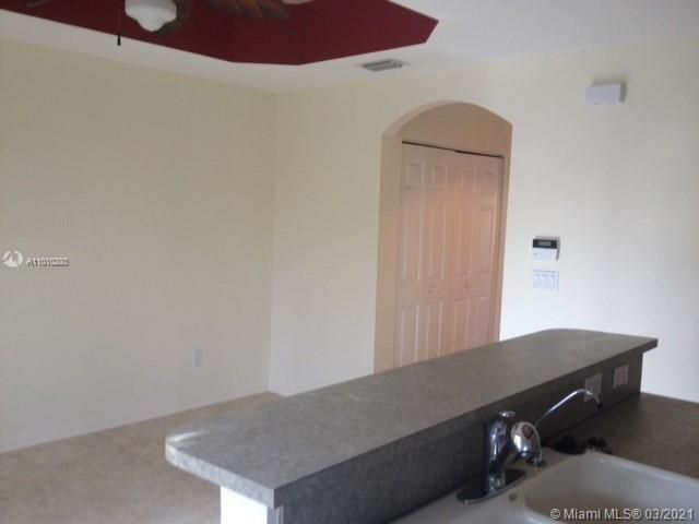 Recently Rented: $2,000 (3 beds, 3 baths, 1382 Square Feet)