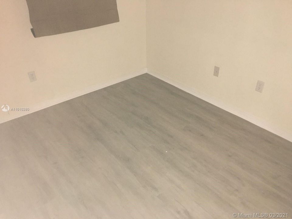 Recently Rented: $2,000 (3 beds, 3 baths, 1382 Square Feet)