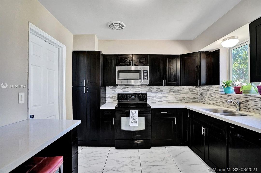 Recently Sold: $340,000 (3 beds, 2 baths, 1500 Square Feet)