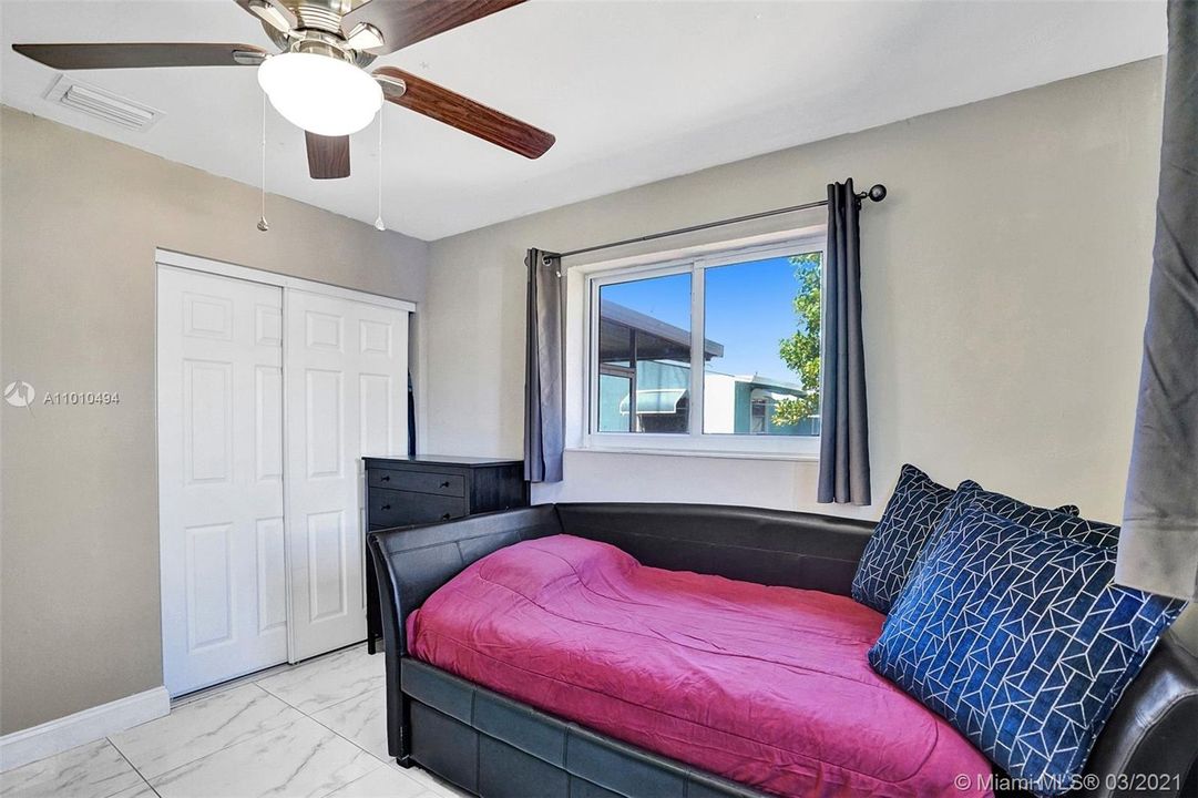 Recently Sold: $340,000 (3 beds, 2 baths, 1500 Square Feet)