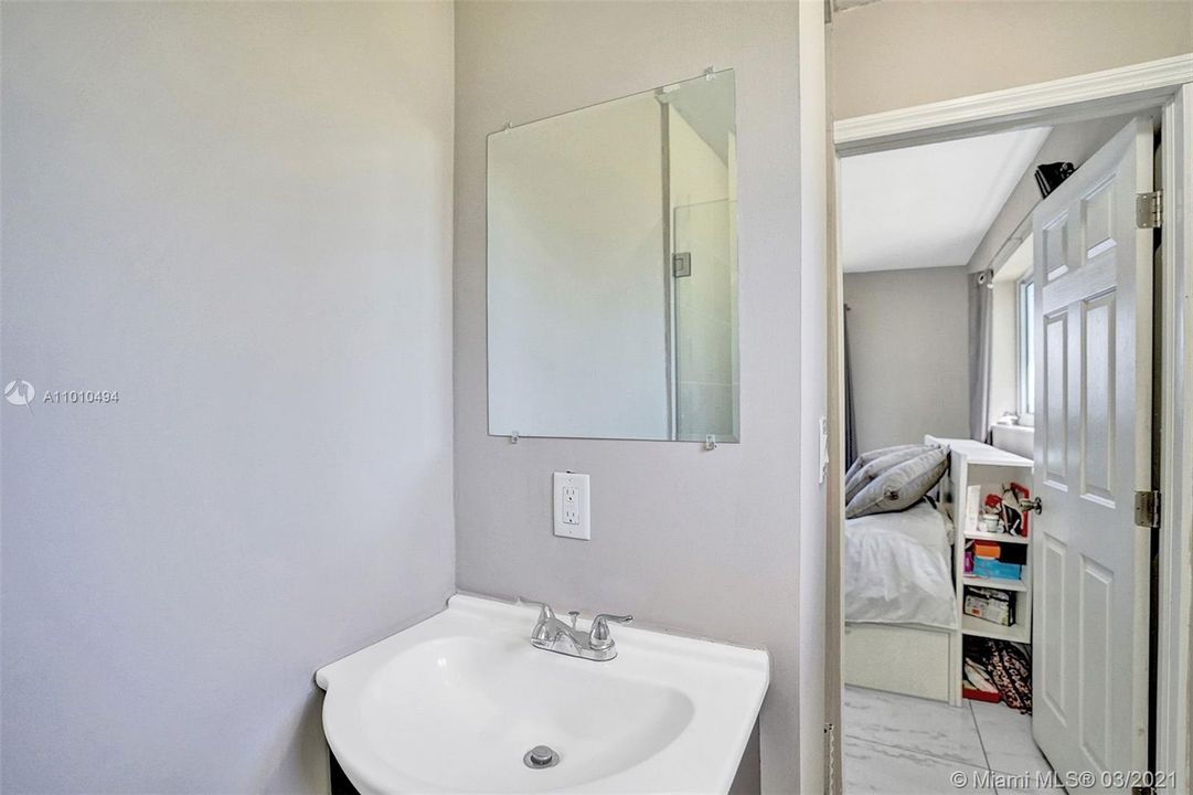 Recently Sold: $340,000 (3 beds, 2 baths, 1500 Square Feet)