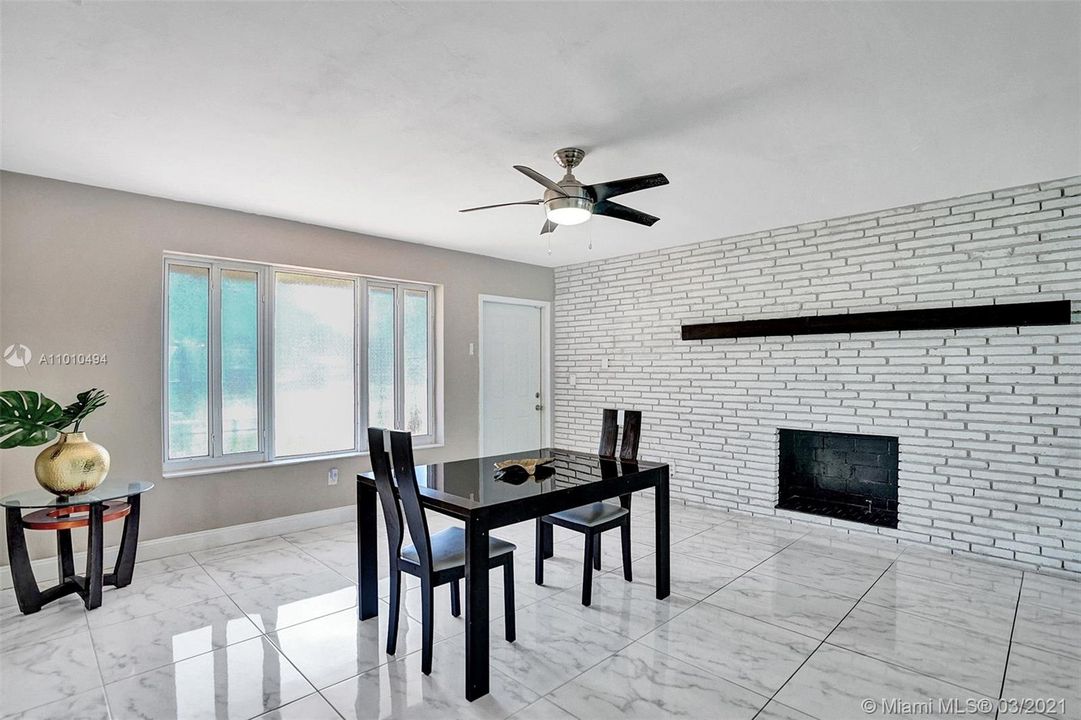 Recently Sold: $340,000 (3 beds, 2 baths, 1500 Square Feet)