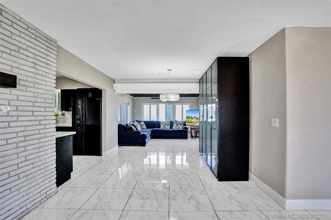 Recently Sold: $340,000 (3 beds, 2 baths, 1500 Square Feet)