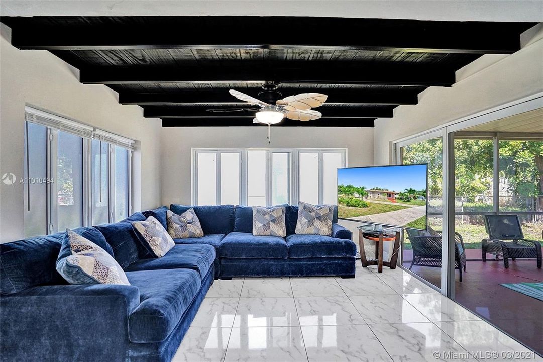 Recently Sold: $340,000 (3 beds, 2 baths, 1500 Square Feet)