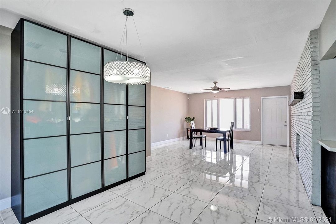 Recently Sold: $340,000 (3 beds, 2 baths, 1500 Square Feet)