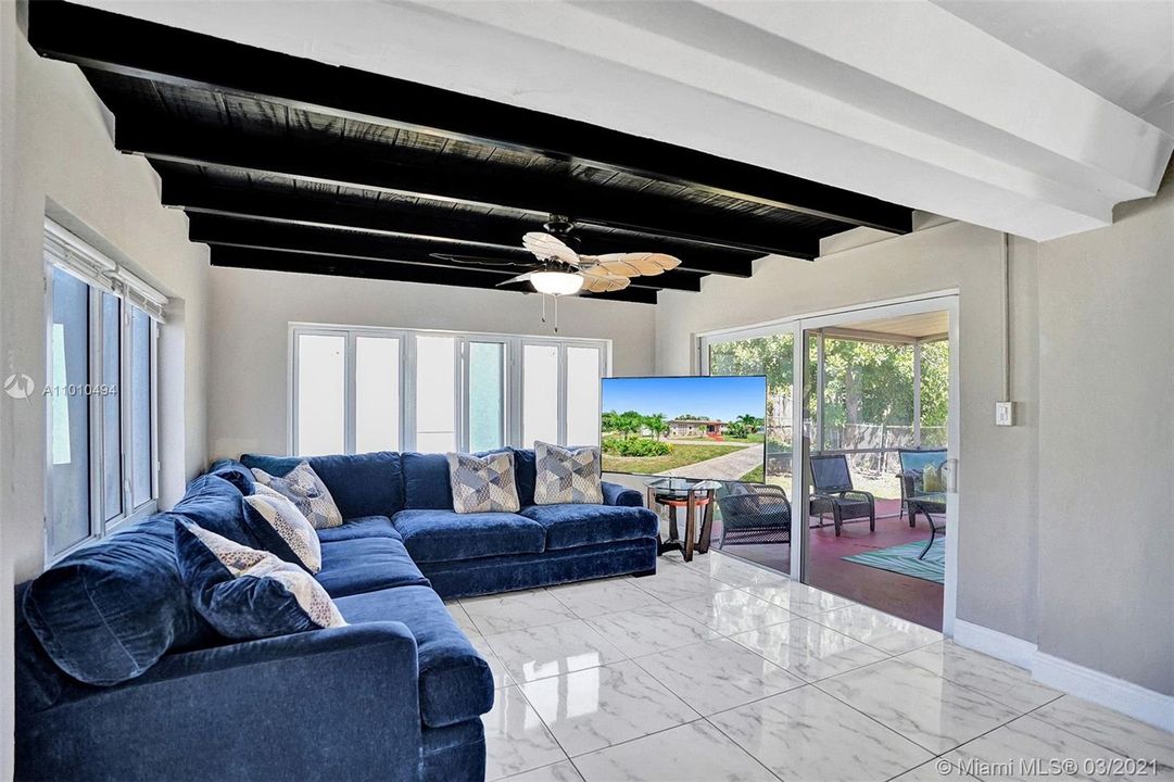 Recently Sold: $340,000 (3 beds, 2 baths, 1500 Square Feet)