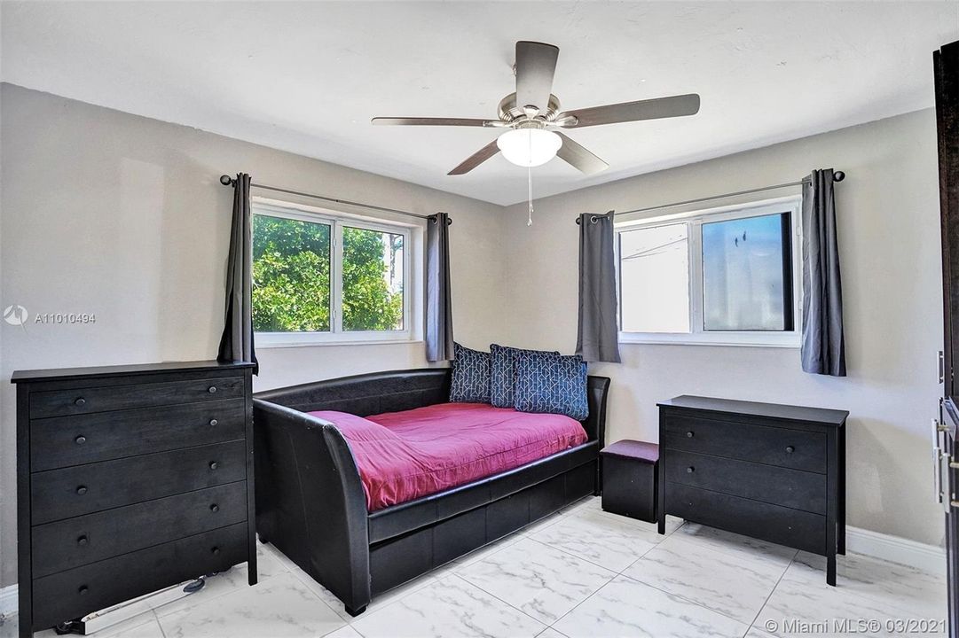 Recently Sold: $340,000 (3 beds, 2 baths, 1500 Square Feet)