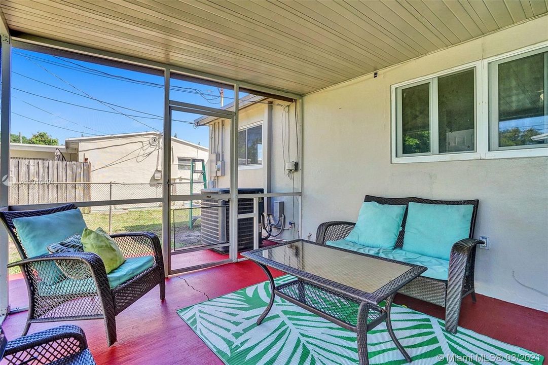 Recently Sold: $340,000 (3 beds, 2 baths, 1500 Square Feet)