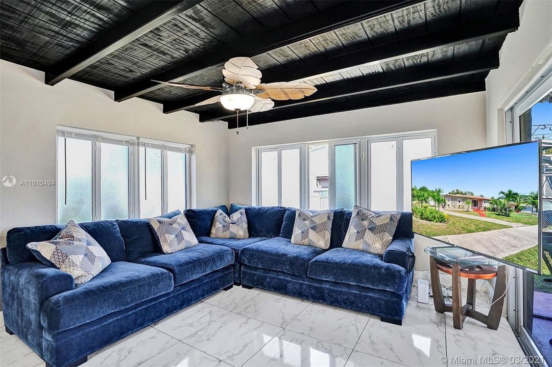 Recently Sold: $340,000 (3 beds, 2 baths, 1500 Square Feet)