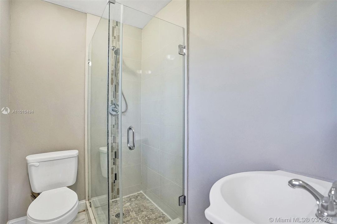 Recently Sold: $340,000 (3 beds, 2 baths, 1500 Square Feet)