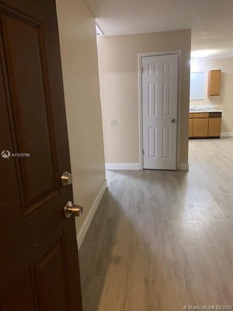 Recently Rented: $750 (2 beds, 1 baths, 800 Square Feet)