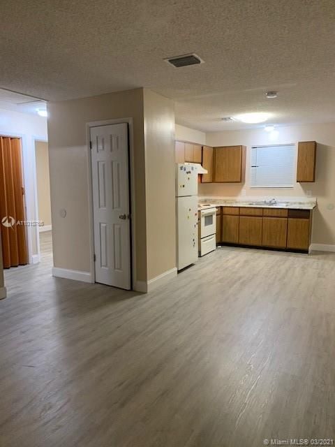 Recently Rented: $750 (2 beds, 1 baths, 800 Square Feet)