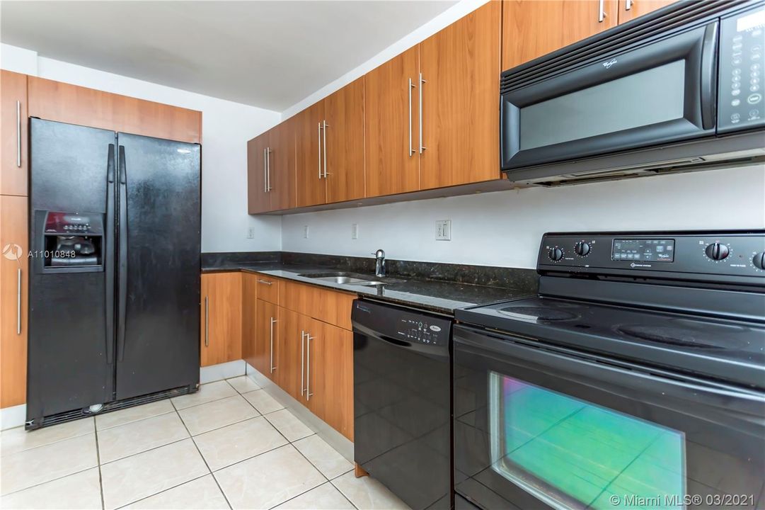 Vendido Recientemente: $279,000 (1 camas, 1 baños, 817 Pies cuadrados)