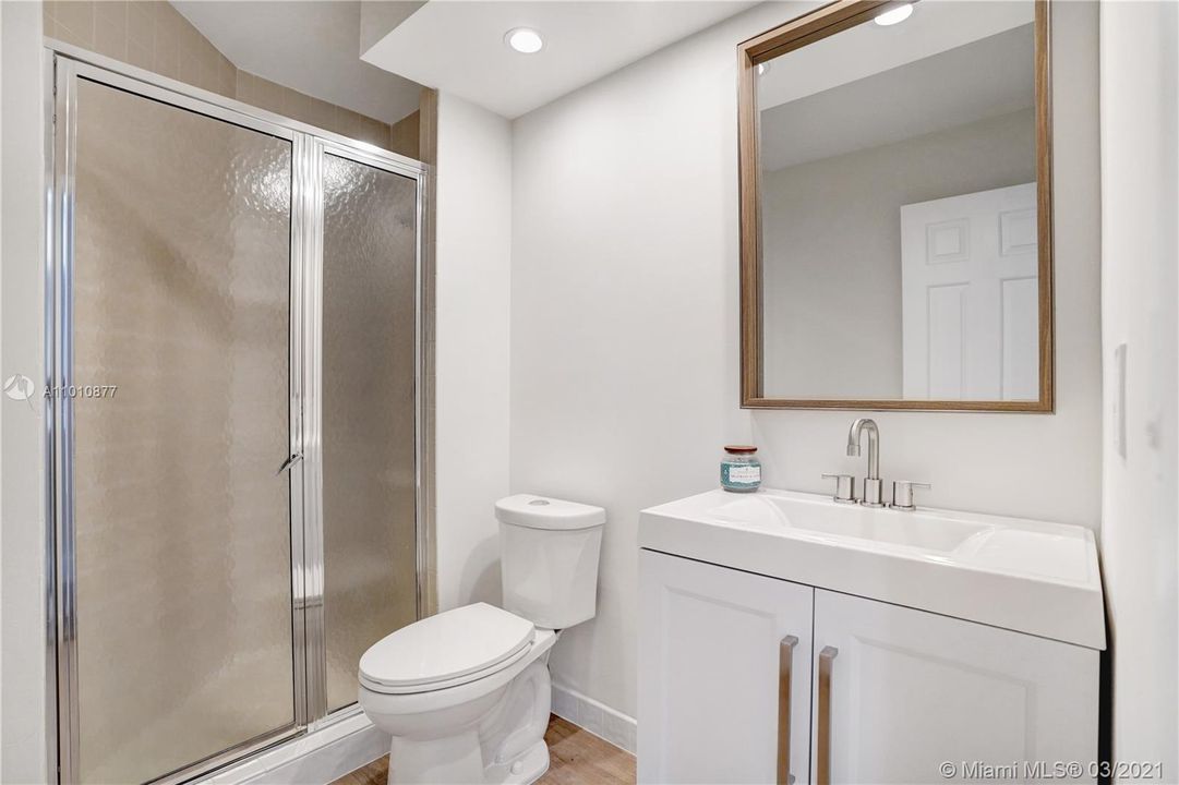 Vendido Recientemente: $400,000 (3 camas, 3 baños, 1710 Pies cuadrados)