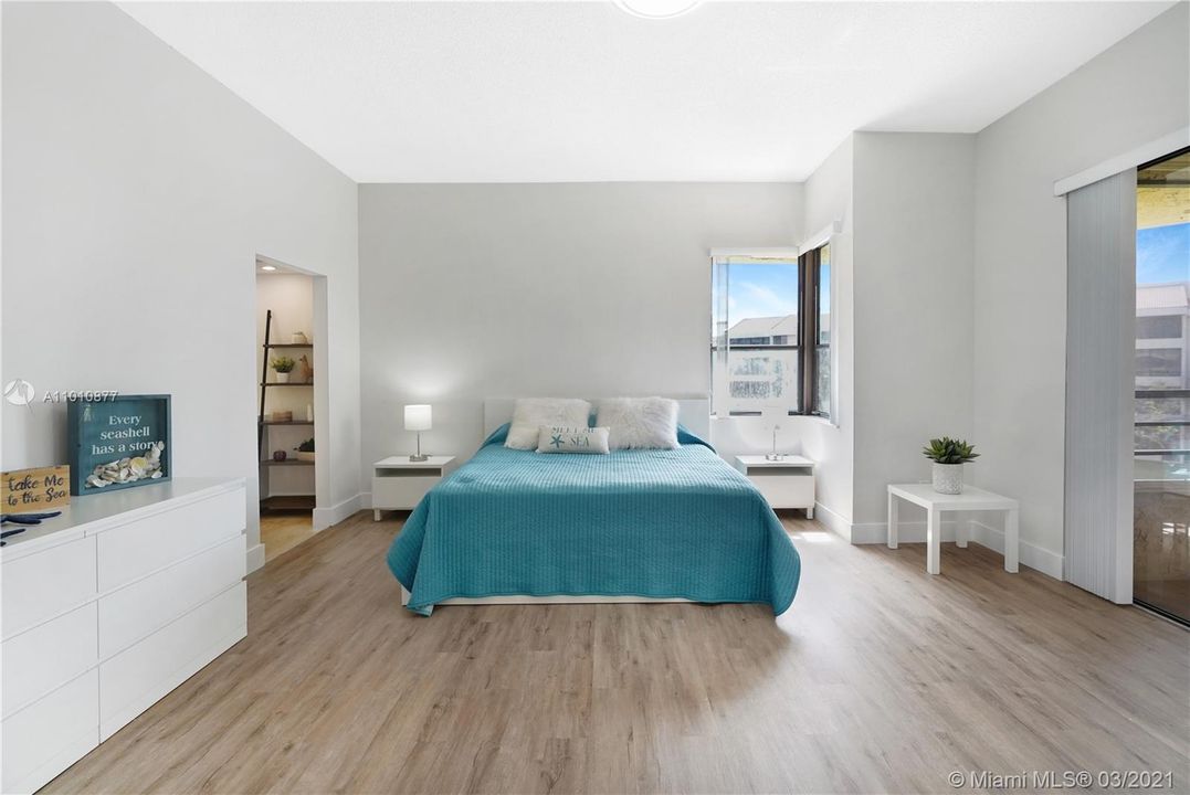 Vendido Recientemente: $400,000 (3 camas, 3 baños, 1710 Pies cuadrados)