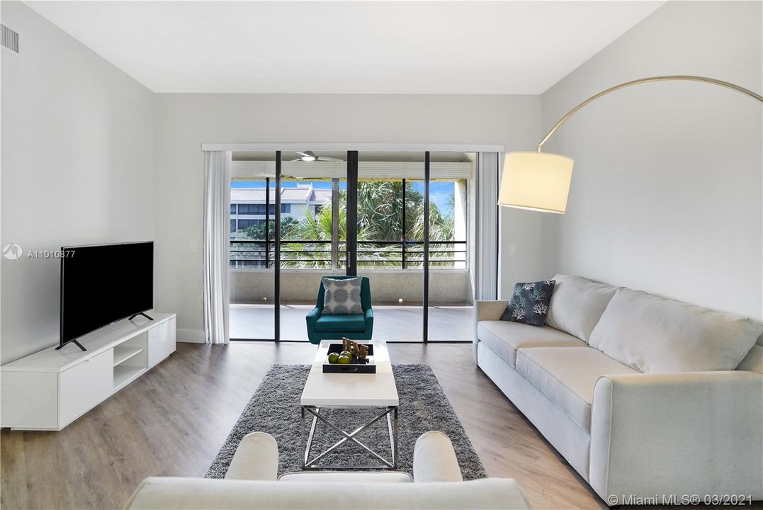 Vendido Recientemente: $400,000 (3 camas, 3 baños, 1710 Pies cuadrados)